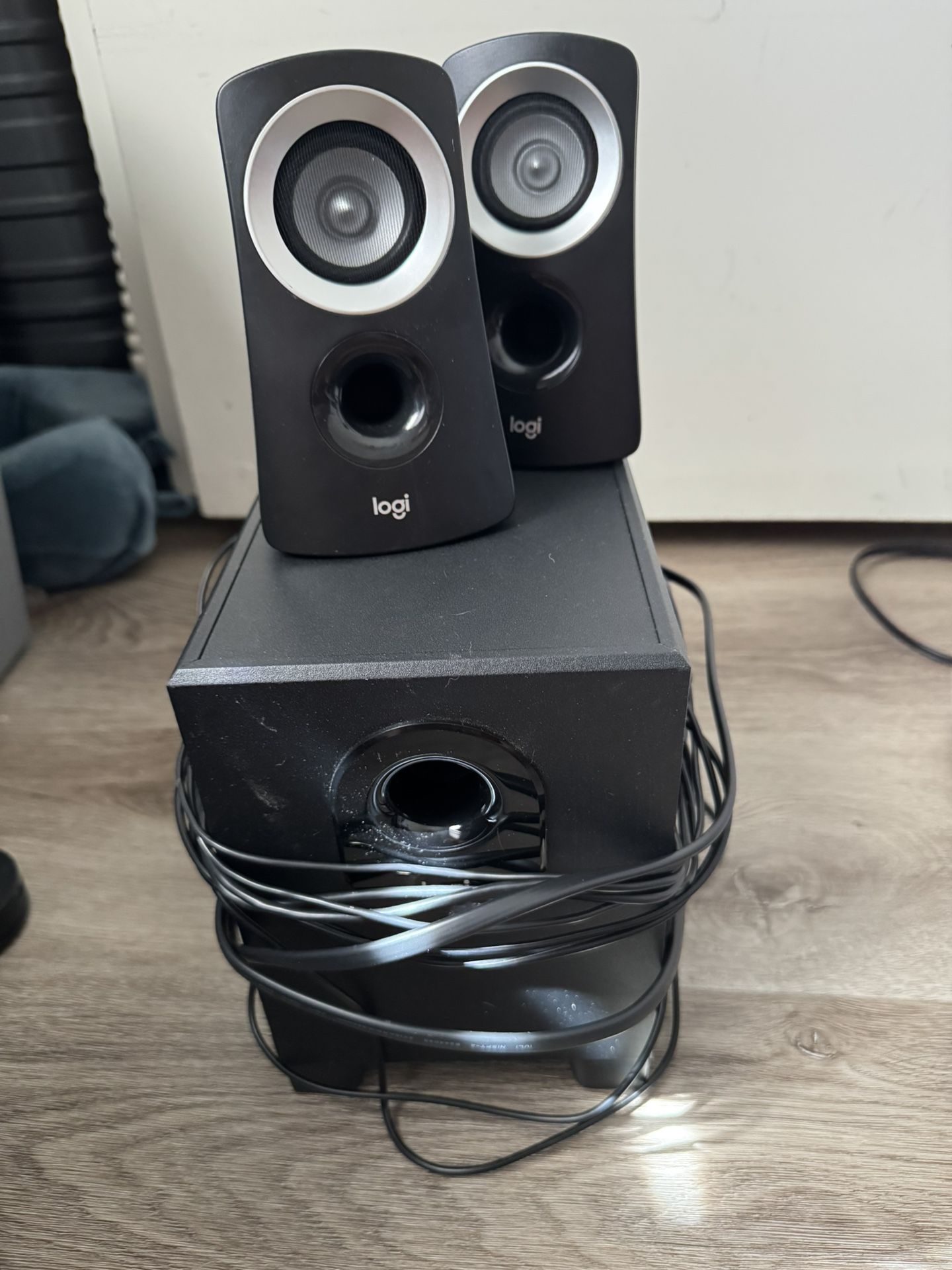 Logitech 3 Piece Speaker System
