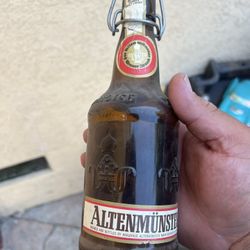 Vintage Altenmunster Amber Beer Bottle Porcelain Cap 16 Oz  