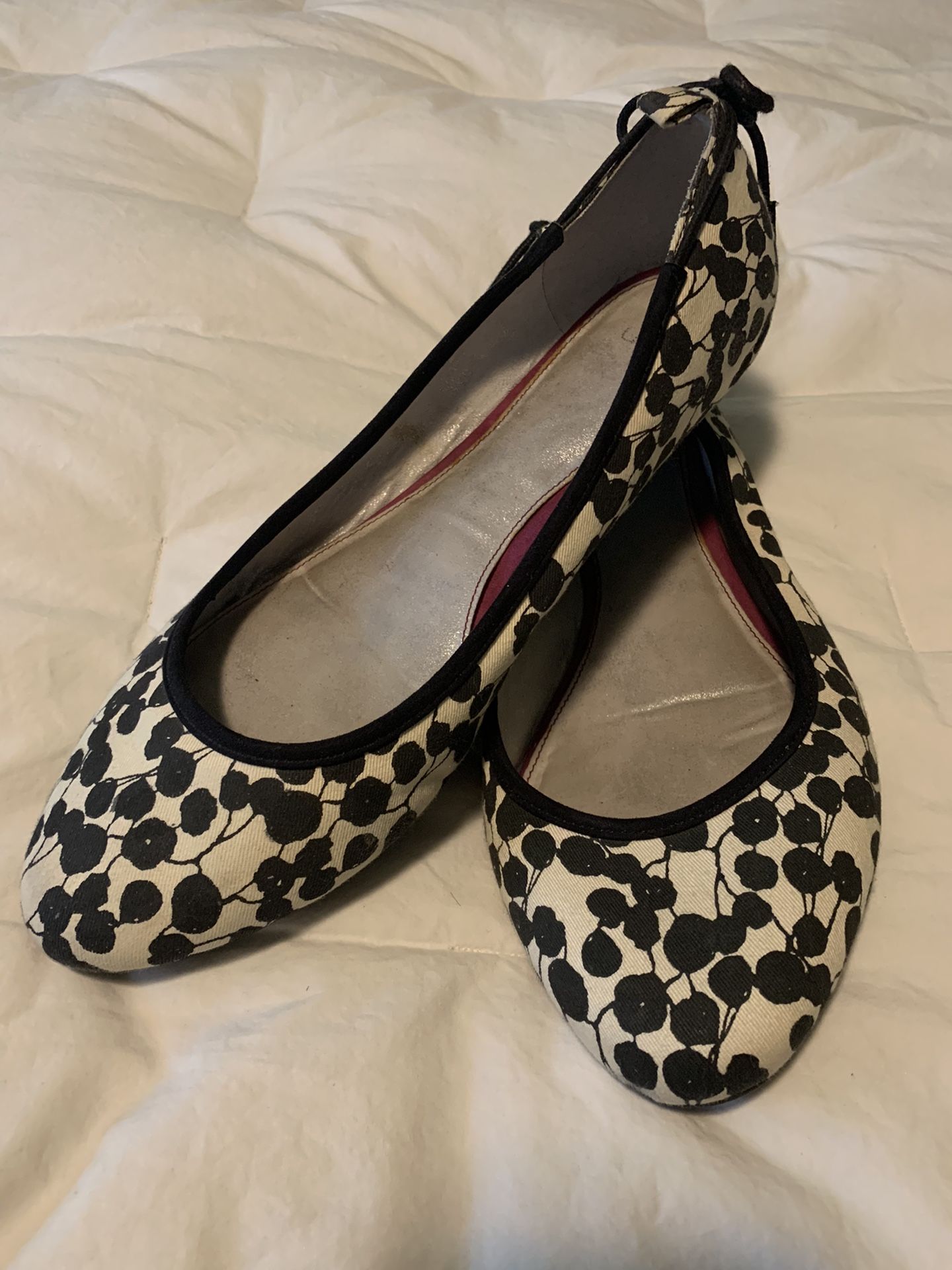 Cute GAP Flats
