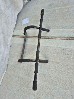 Pull up bar