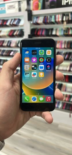 iPhone 8 64Gb *Unlocked* + *With Warranty* + *With Charger*