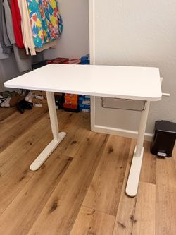 IKEA adjustable desk