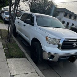 Toyota Tundra 2011