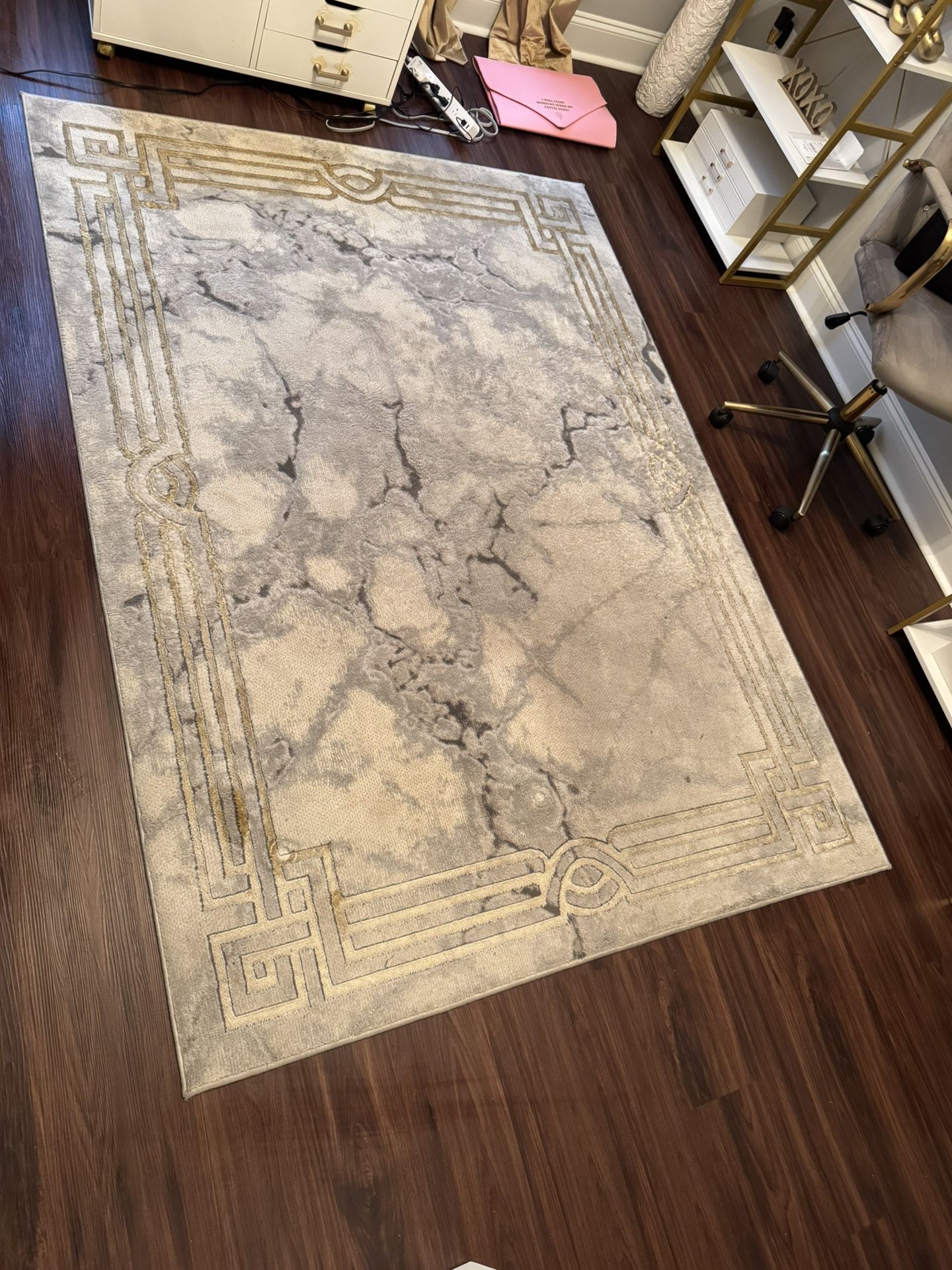 5x7 Area rug Gray N Gold 