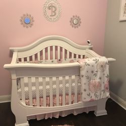 Baby Appleseed Davenport Convertible Crib