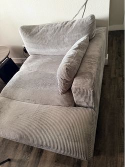 Chaise lounge