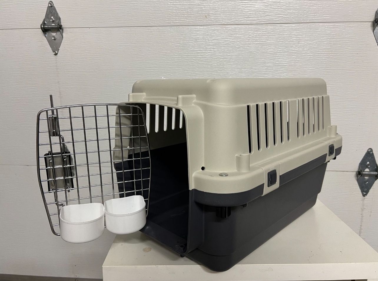 Small Pet Carrier for Dogs & Cats. Travel Pet Carrier