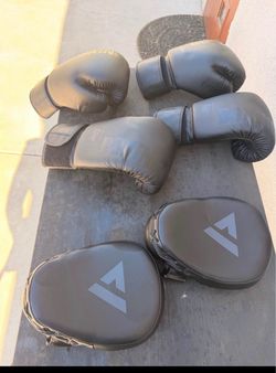 Boxing gloves