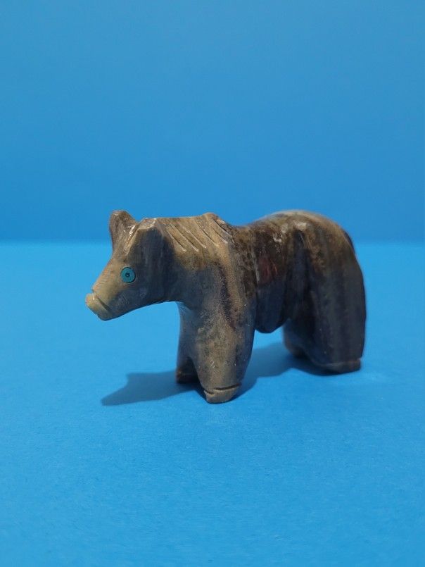 Vintage Native American Zuni Carved Onyx Stone Bear Fetish 2.5" Long.