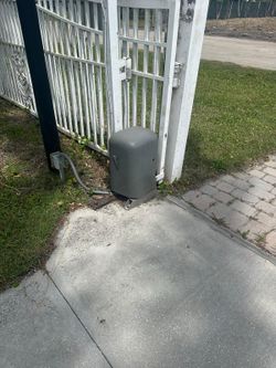 Sliding or swing electric gate slow or noisy? I handle all movement problems
