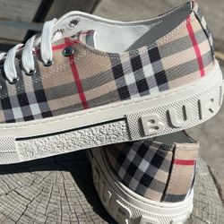 Burberry Women’s Sneakers 