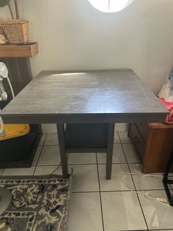 Table and 4 chairs OBO