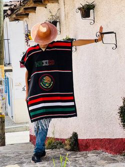 Gabanes Y Ponchos Mexicanos , Tricolor 
