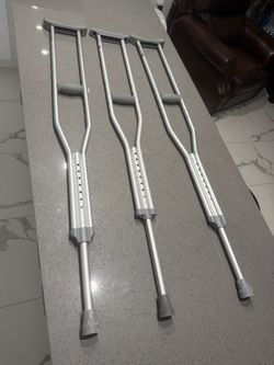 Aluminum Adjustable Underarm Crutches – Set of 3