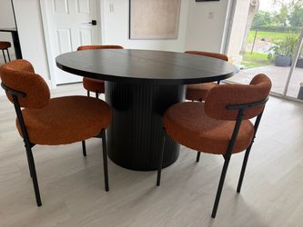 4 seater dining table