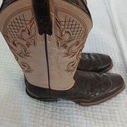ARIAT BOOTS 