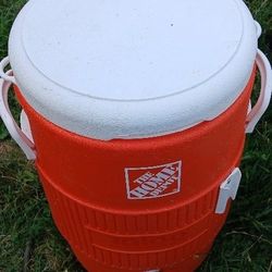 Igloo Orange Water Jug Dispenser Juice Liquid Camp Camping Doubles As A Stool For Sitting Orage Like New