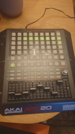 Akai Apc 20