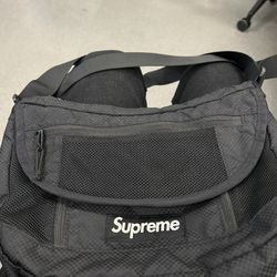 2022 Supreme messenger Bag