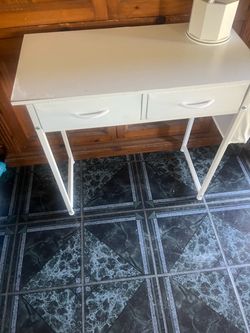 Desk 2 drawers