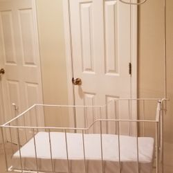 💥Will Trade on This Post💥Wrought Iron Planter Stand & Plant Hanger Hook Cradle w/ Mattress~Doll Basket or Blanket/Quilt Organizer~Garden Display