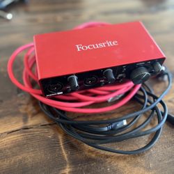 Focusrite Scarlett 2i2 