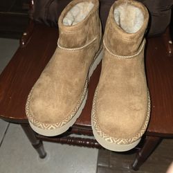Like New Xappeal suede winters boots,Women's Keegan Platform Fur Ankle Boots. Size: 9m.Color: Brown, ( only used ones at home ).

Pickup East side 
