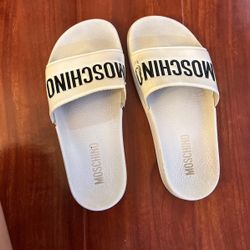 Moschino slippers outlet sale