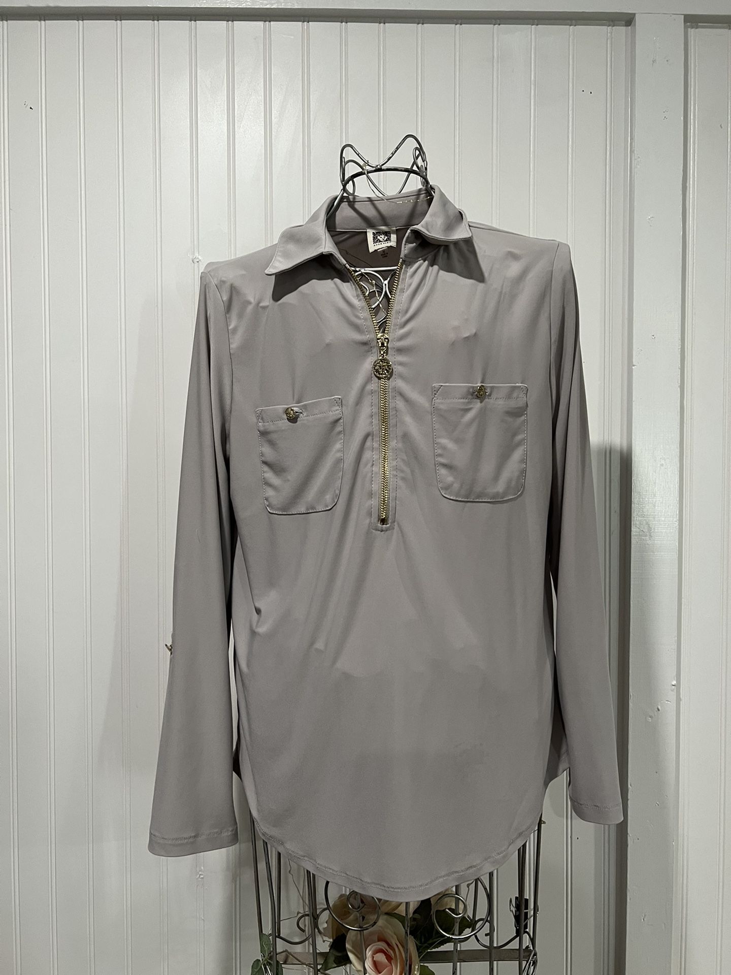 Anne Klein Blouse Size M Gray color