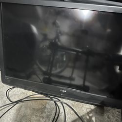 40” RCA Tv Plus Wall mount And Remote