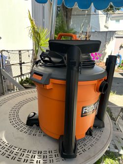 Vacuum cleaner brand new