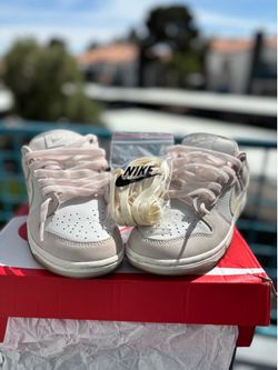 NEW WOMENS LIGHT SOFT PINK COCONUT MILK DUNKS