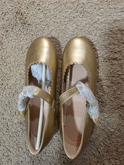 Flat heels