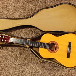 Francescan C-108 Classical Guitar 