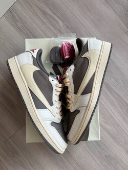 Size 12 men jordan 1 retro low