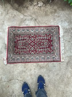 Small Red Oriental Persian Style Floral Accent Rug with Fringe