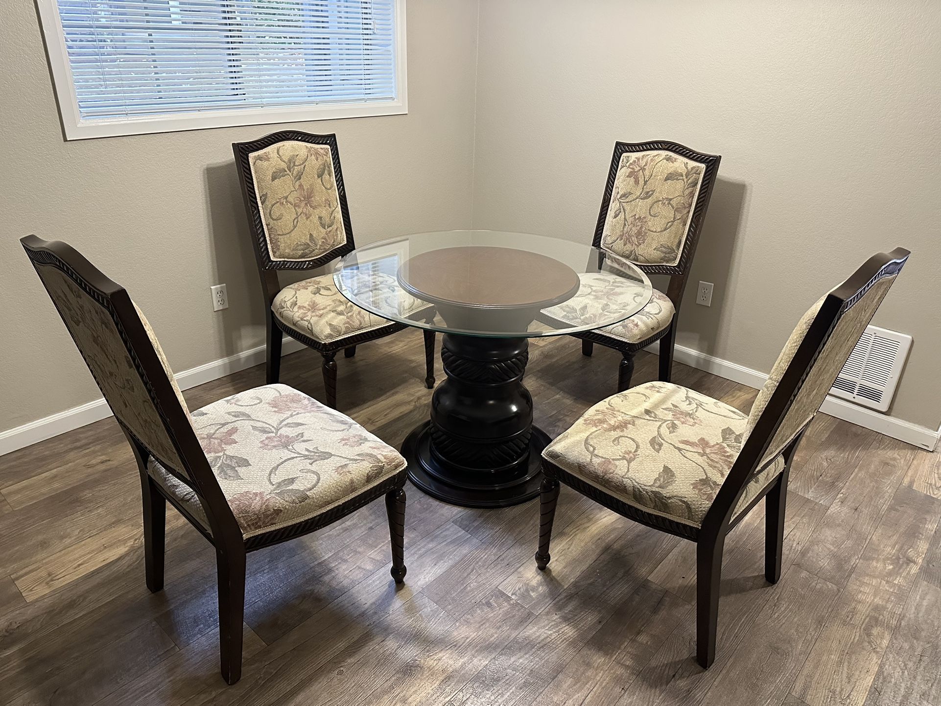 Round Glass Dining Table with 4 chairs