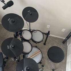 Alesis Crimson II 9-Piece Drum Kit W/ Tama Pedal
