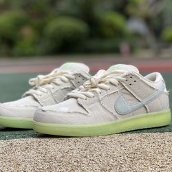 Nike SB Dunk Low “Mummy”