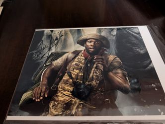 Jumanji Kevin Hart Autograph 8x10