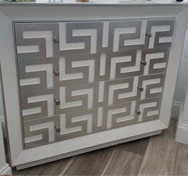 Bassett Dresser - used in great condition