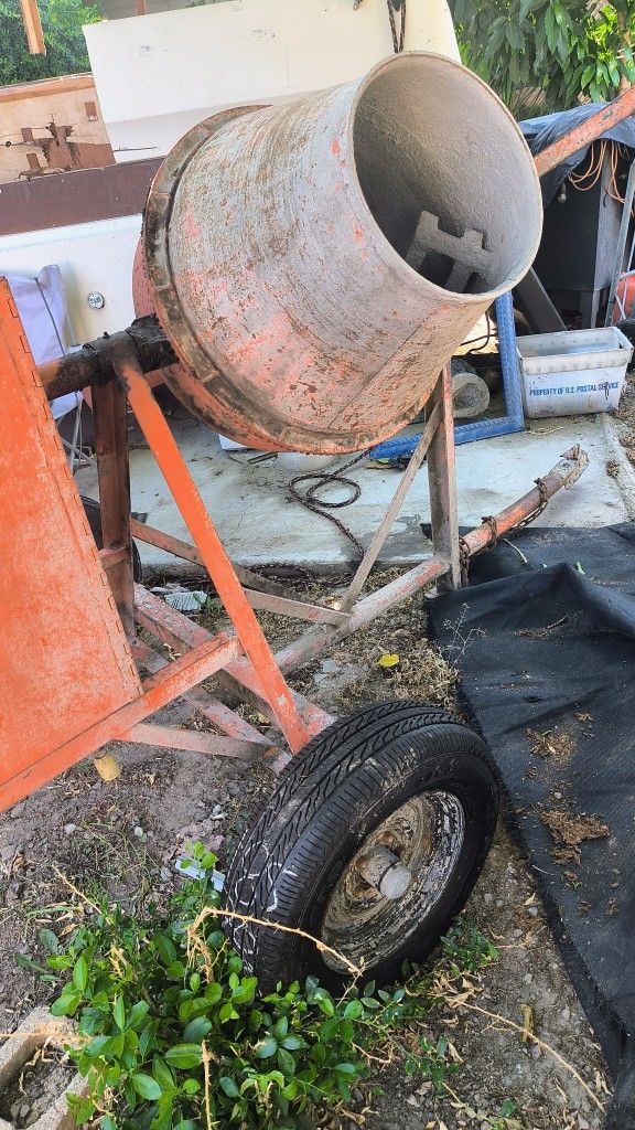 Canoga Electrical Cement Mixer Towable