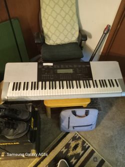 WK 220 Casio Keyboard