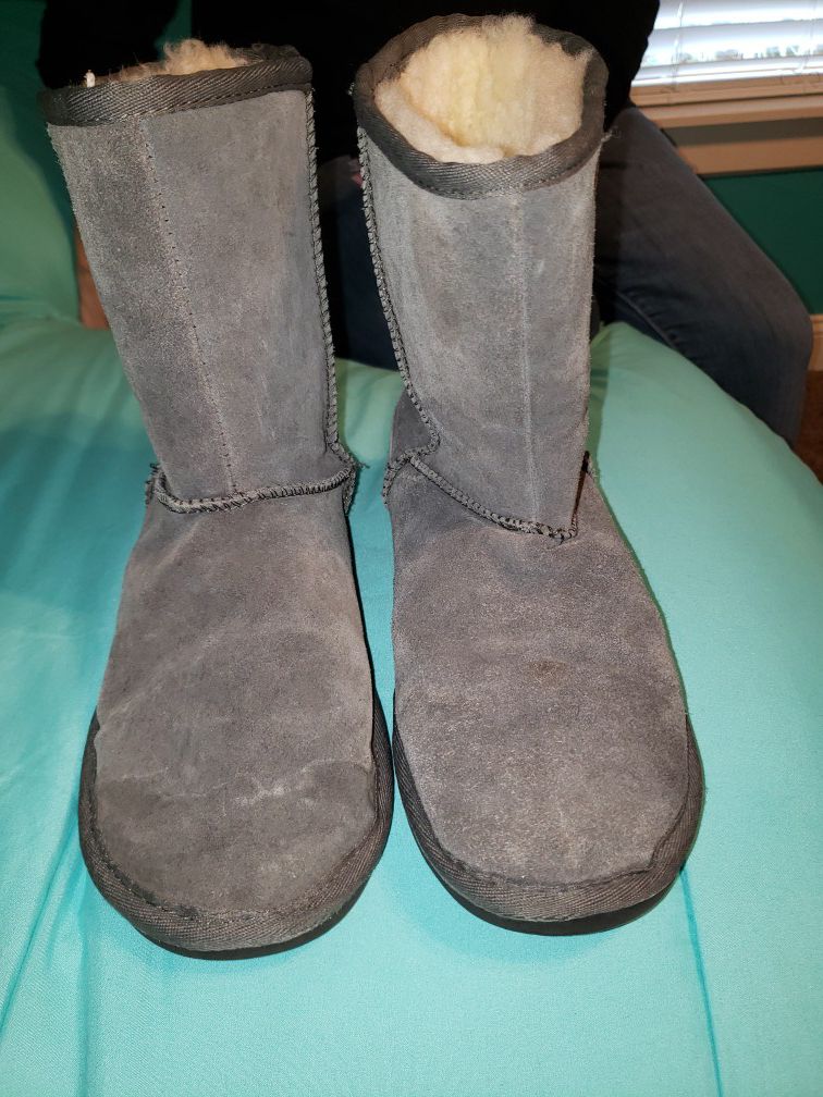 Dark grey boots