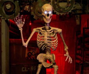 Spirit Halloween Grim Skeleton Animatronic 2021 Prop Rare