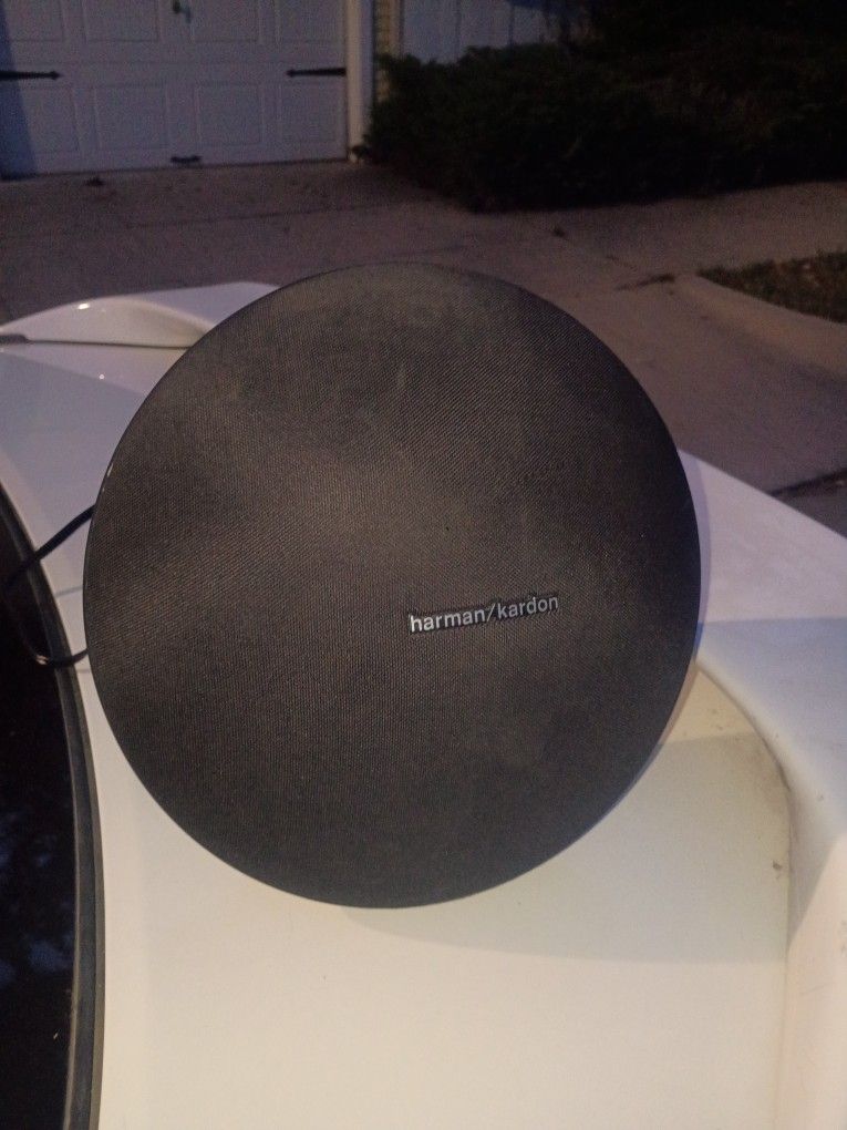 Harmon Kardon Onyx Studio 4