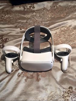 Oculus Quest 2 VR Headset with Controllers