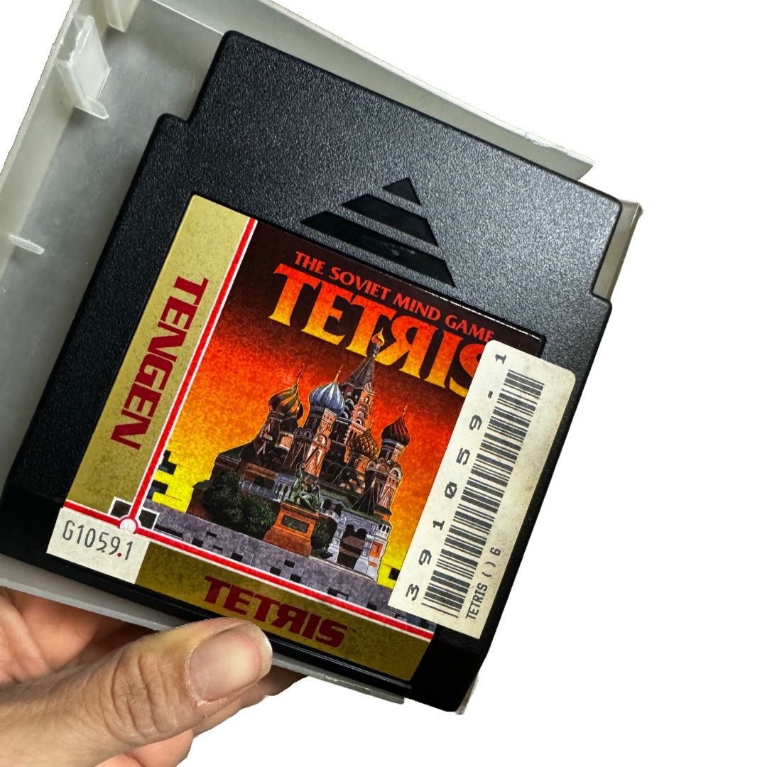 Tengen Tetris Nintendo Entertainment System 1988 NES Game Cartridge in Case