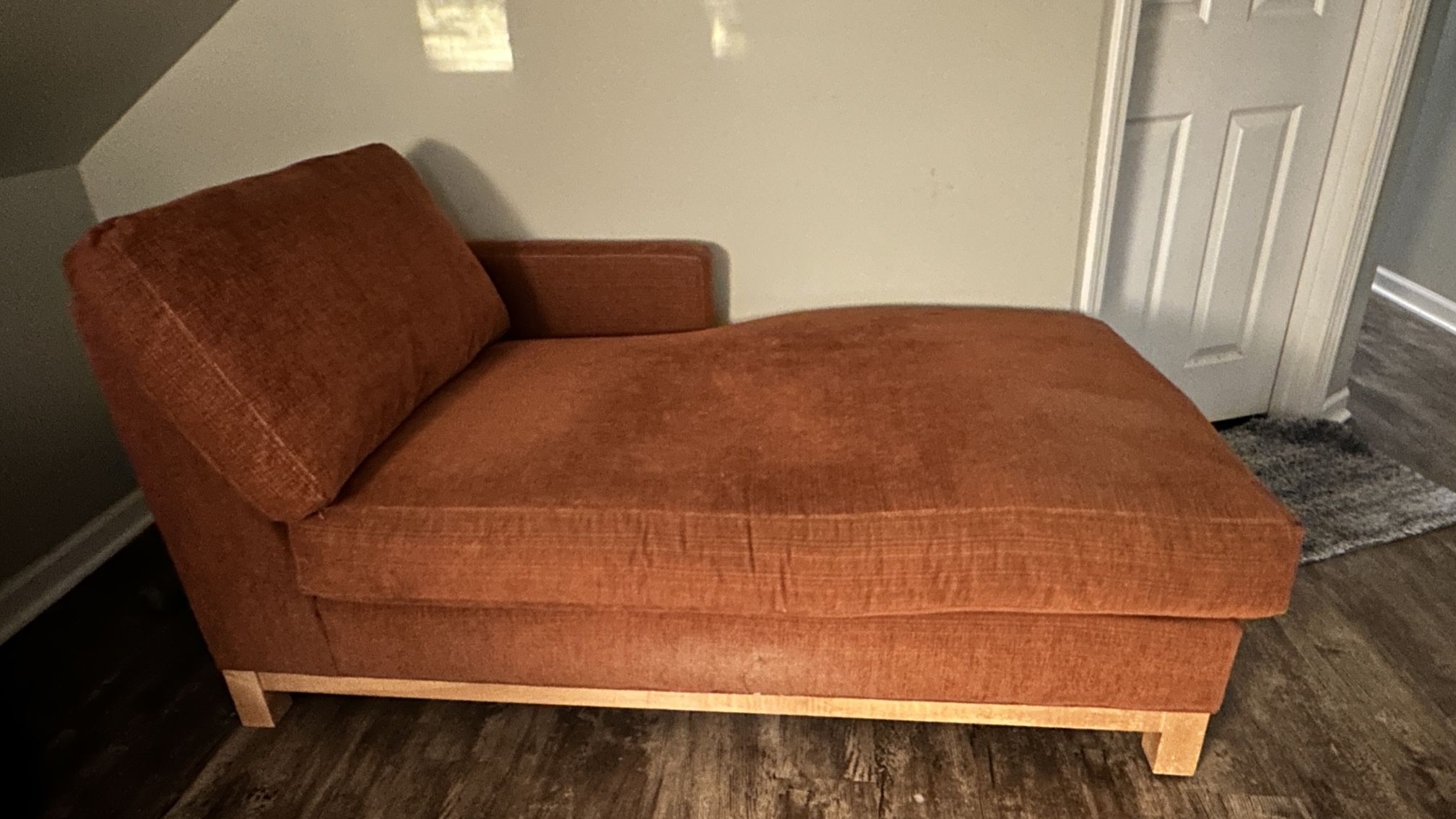 Chaise lounge