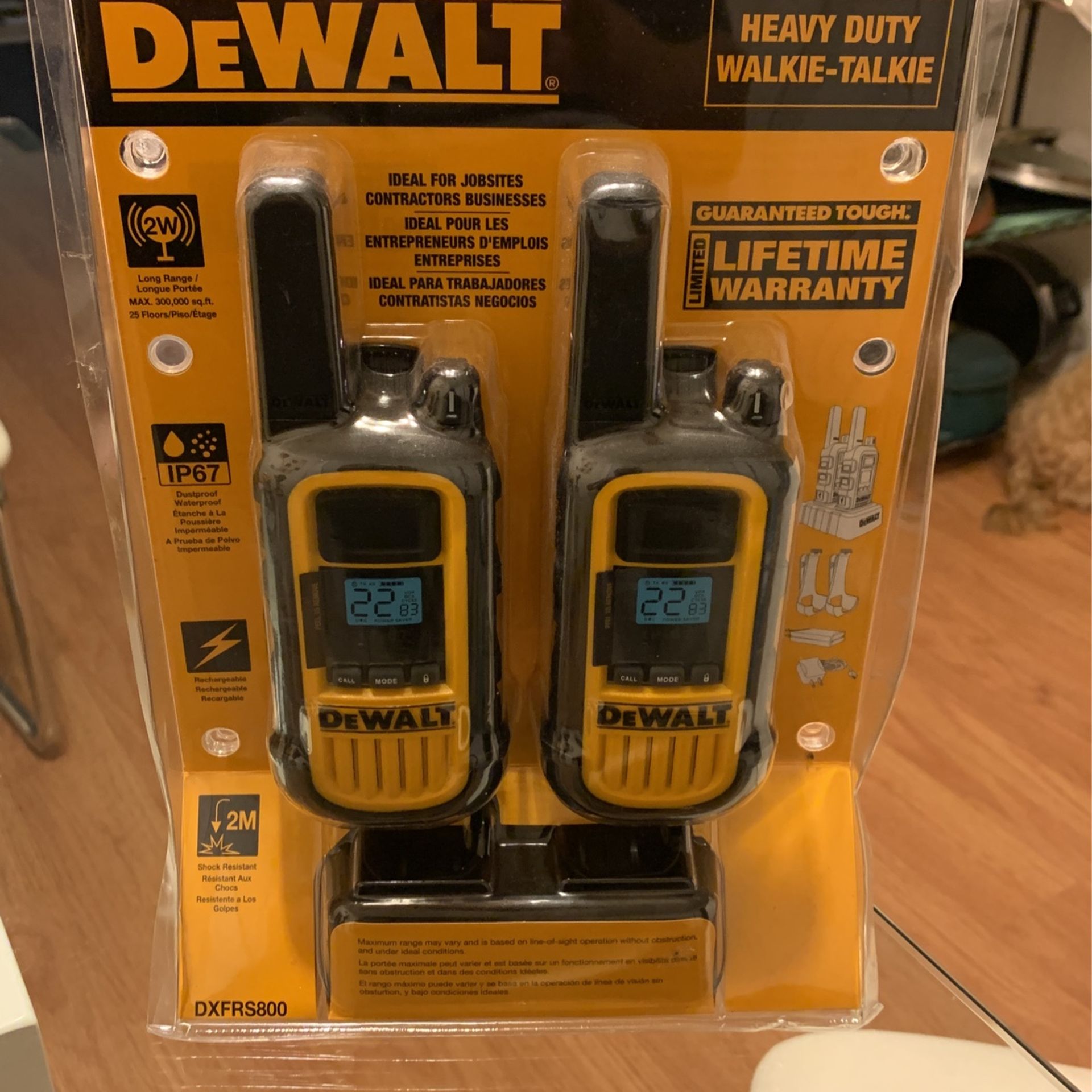 DeWalt Heavy Duty Walkie -Talkie  Cat.Dxfrs800